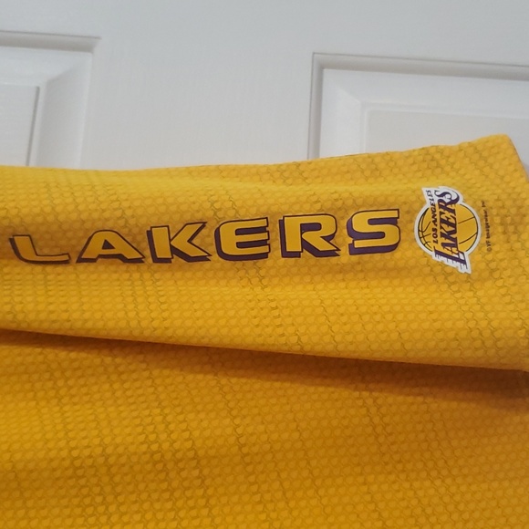 Lakers shorts size XL side pockets - Picture 2 of 5